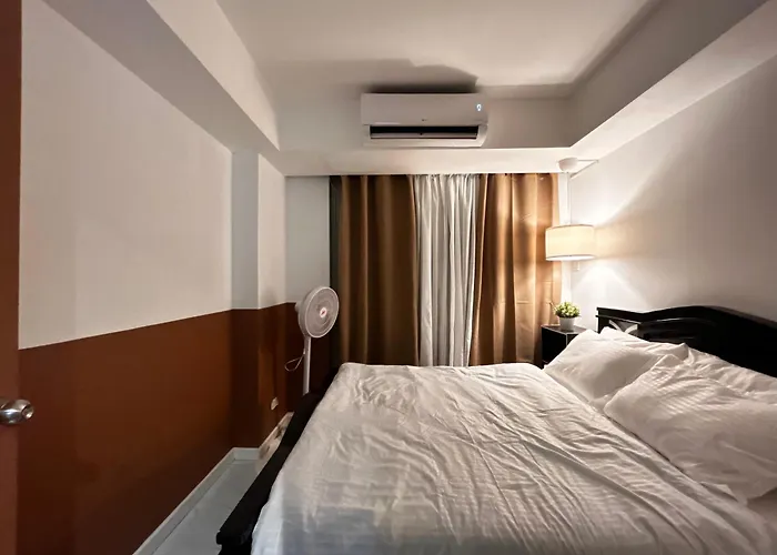 Caroshiro Staycation Azure Uban Apartahotel Manila