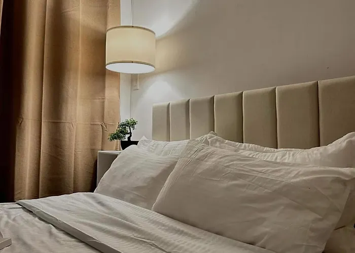 Apartahotel Caroshiro Staycation Azure Uban