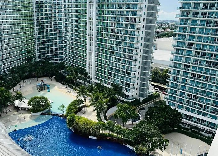 Caroshiro Staycation Azure Uban 4* Manila