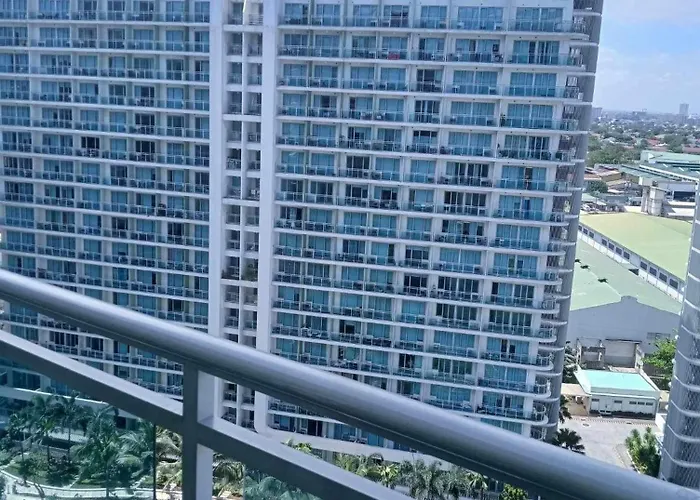 Caroshiro Staycation Azure Uban 4* Manila