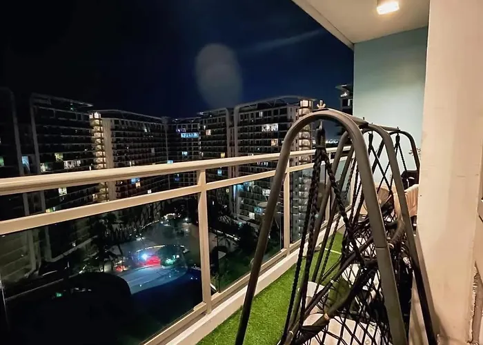 Apartahotel Caroshiro Staycation Azure Uban 4*